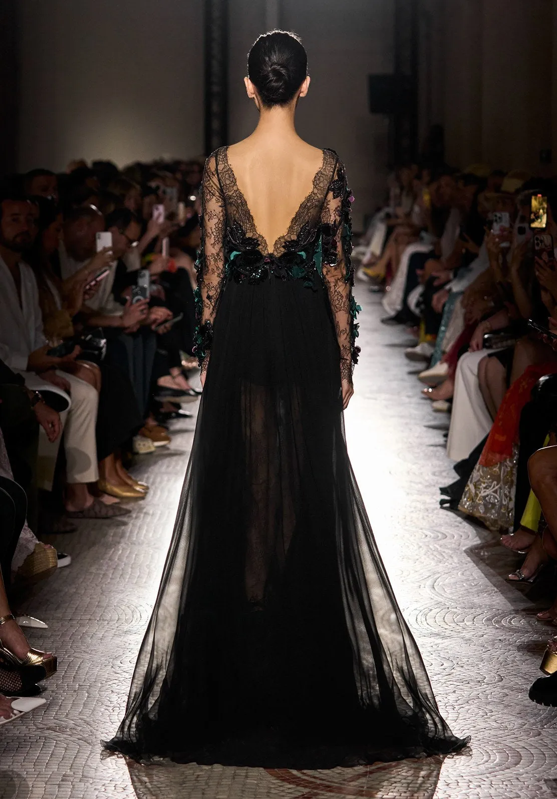 Look 10